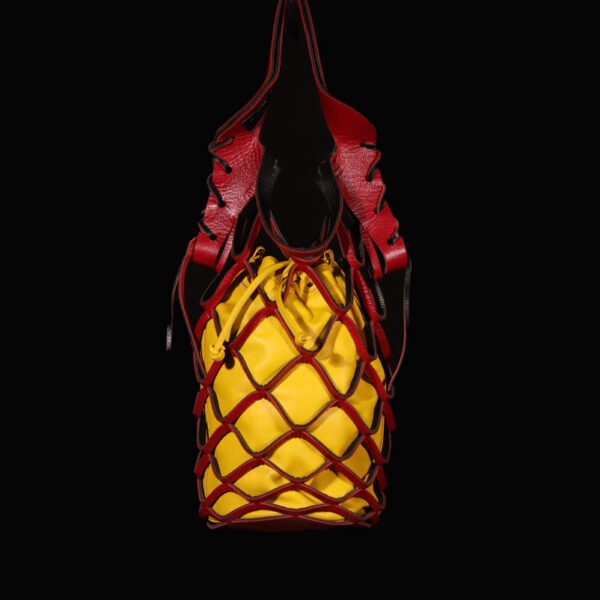 MochiCampe Gobelino en Cuero Rojo Bolso Amarillo
